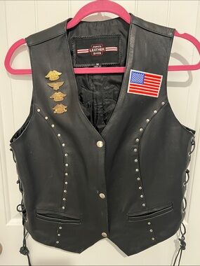 Papa’s Leather Barn Motorcycle Vest with American Flag Patch W/Med